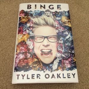YouTuber Tyler Oakley's Book "BINGE" 🍬